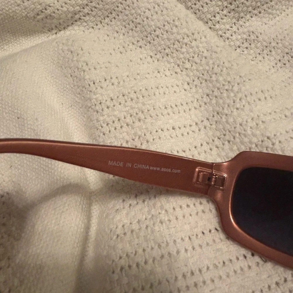 ASOS Pink Rectangular Sunglasses - Picture 5 of 7